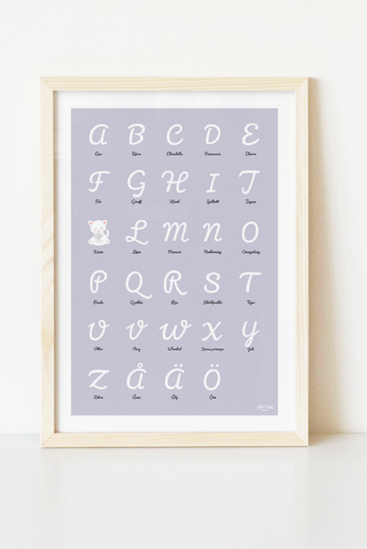 Lila ABC-poster med katt i träram